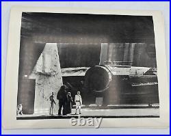 1977 Set of 15 Star Wars 8.5 x 11 Movie Still Images In Color & Black & White