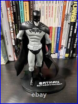 DC Direct BATMAN Black & White GOTHAM KNIGHT Animated Movie 1696/3500 Statue