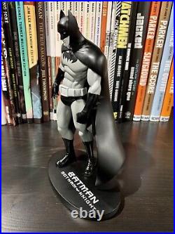 DC Direct BATMAN Black & White GOTHAM KNIGHT Animated Movie 1696/3500 Statue