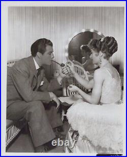 HOLLYWOOD BEAUTY BARBARA STANWYCK + ROBERT TAYLOR BEHIND SCENES 1950s Photo 30