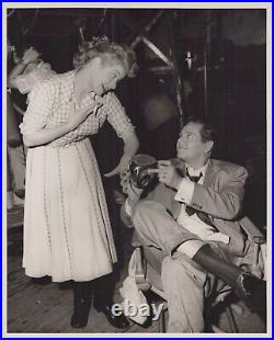 HOLLYWOOD BEAUTY LUCILLE BALL + DESI ARNAZ STUNNING PORTRAIT 1953 Photo 593