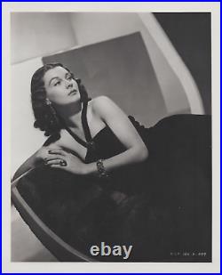 HOLLYWOOD BEAUTY Vivien Leigh BACKSTAGE STUNNING PORTRAIT 1950s ORIG Photo 424