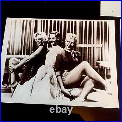 Marilyn Monroe 11 Postcard 9 Card 1 Photo 2 Badge Collection Hollywood Film Star