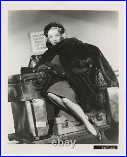 Marlene Dietrich 1951 Original Glamour Portrait Photo Stunning Leggy Pose J10023